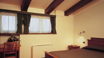 1 Schlafzimmer, Minibar, Zimmersafe, Schreibtisch