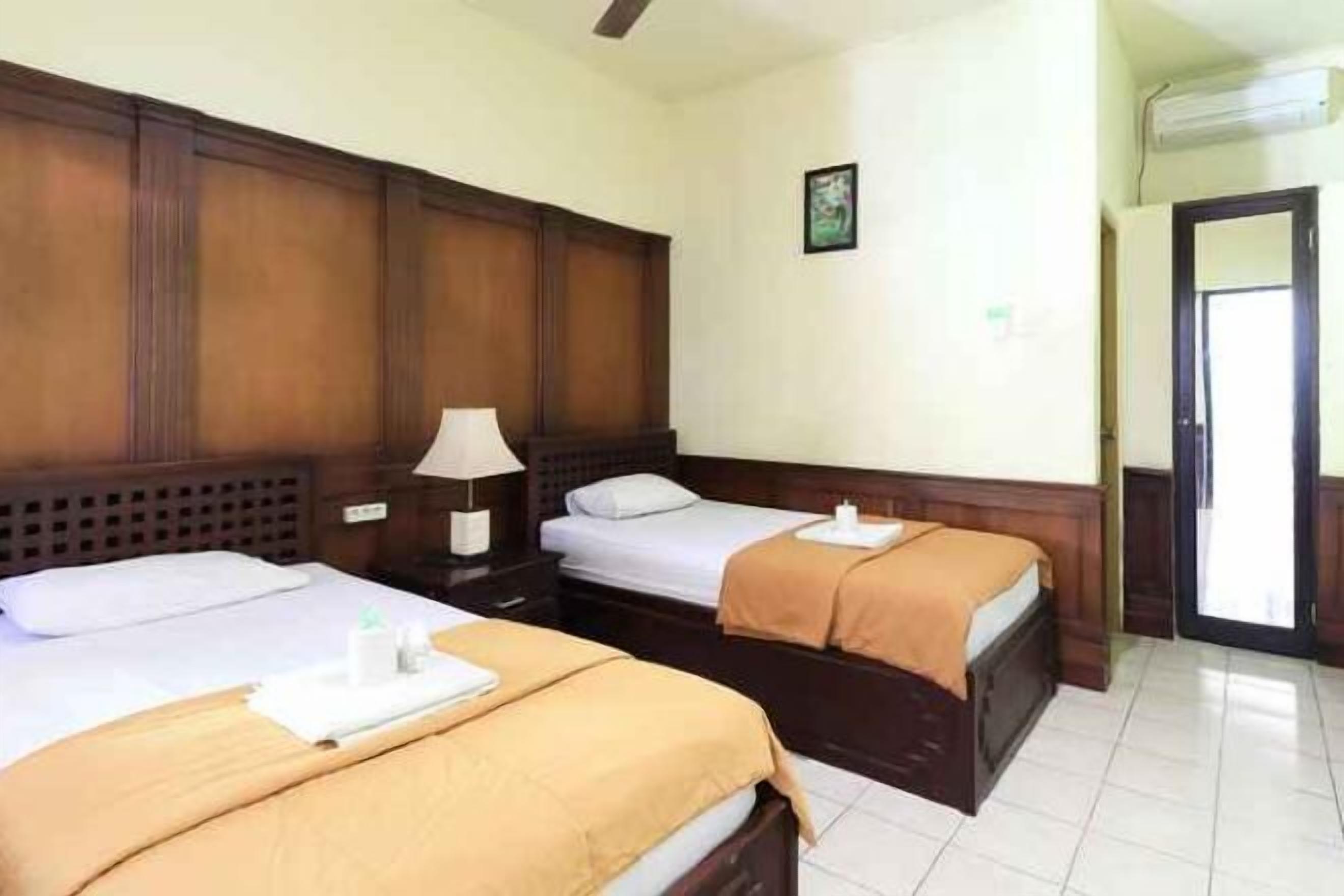 Laptopgeeigneter Arbeitsplatz, kostenloses WLAN