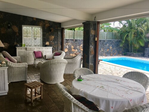 Tropical Villa 5 Min to the Beach