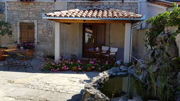 Room | Free WiFi, bed sheets