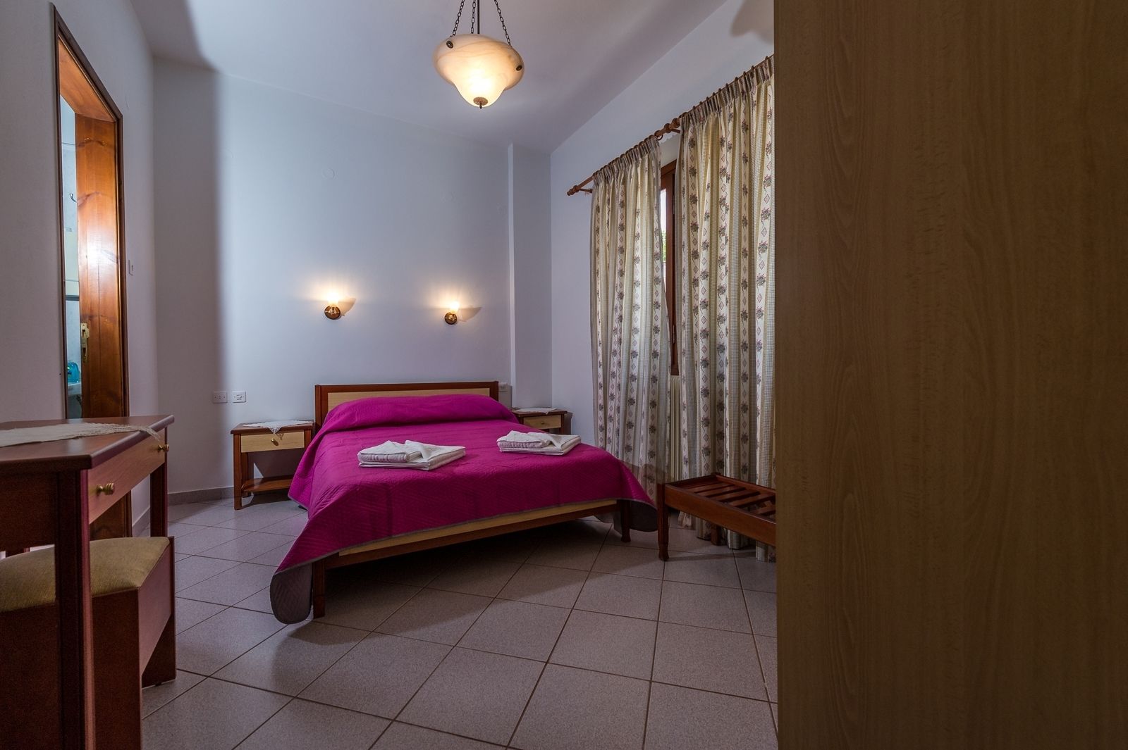 Huis, 3 slaapkamers | 1 slaapkamer, geluiddichte muren, een strijkplank/strijkijzer