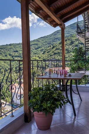 Terraza o patio. House of Gardenia