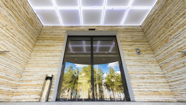Pintu masuk properti