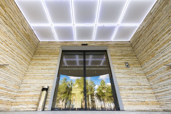 Pintu masuk properti