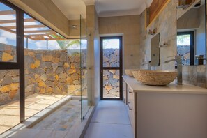 Luxury Villa, 4 Bedrooms | Bathroom