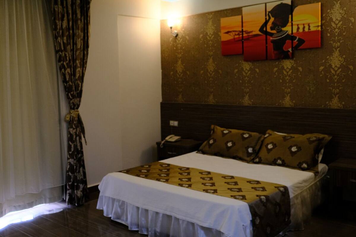 Standard Double or Twin Room, Sea View | Minibar, in-room safe, desk, soundproofing
