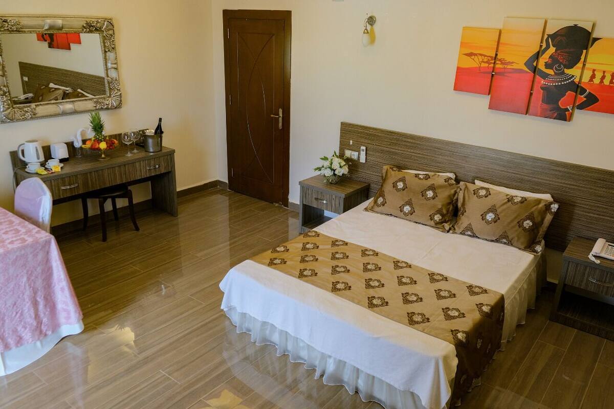 Family Suite, 2 Bedrooms | Minibar, in-room safe, desk, soundproofing