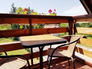 Traditional Triple Room, Garden View 7 | Balcony