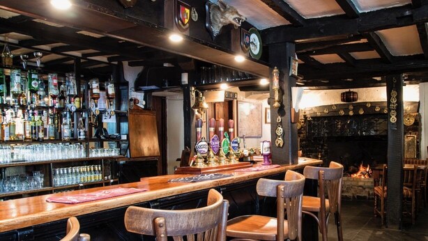 Bar (on property) - Half Moon Inn (Beaworthy)