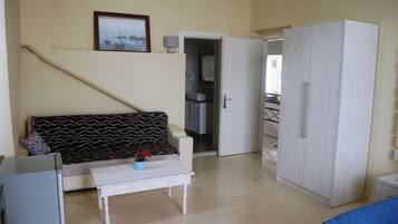 Triple Room Seaview | Bureau, fer et planche Ă repasser, Wi-Fi gratuit, draps fournis