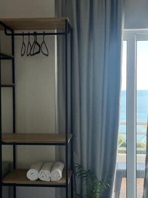 Double or Twin Room Seaview | Työpöytä, silitysrauta/-lauta, ilmainen Wi-Fi, vuodevaatteet