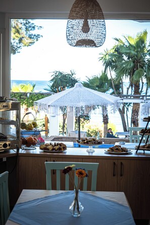Desayuno buffet incluido todos los días