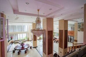 Siddeområde i lobbyen