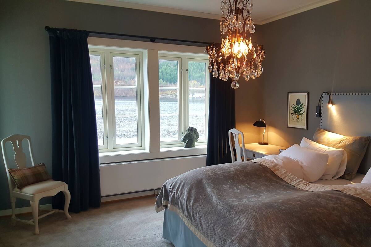 Down duvets, pillow-top beds, desk, blackout curtains