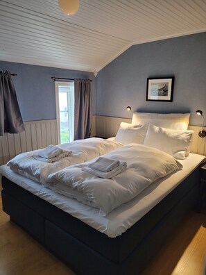 1 bedroom, iron/ironing board, free WiFi, bed sheets - Ona Havstuer - by Classic Norway Hotels (Ålesund)
