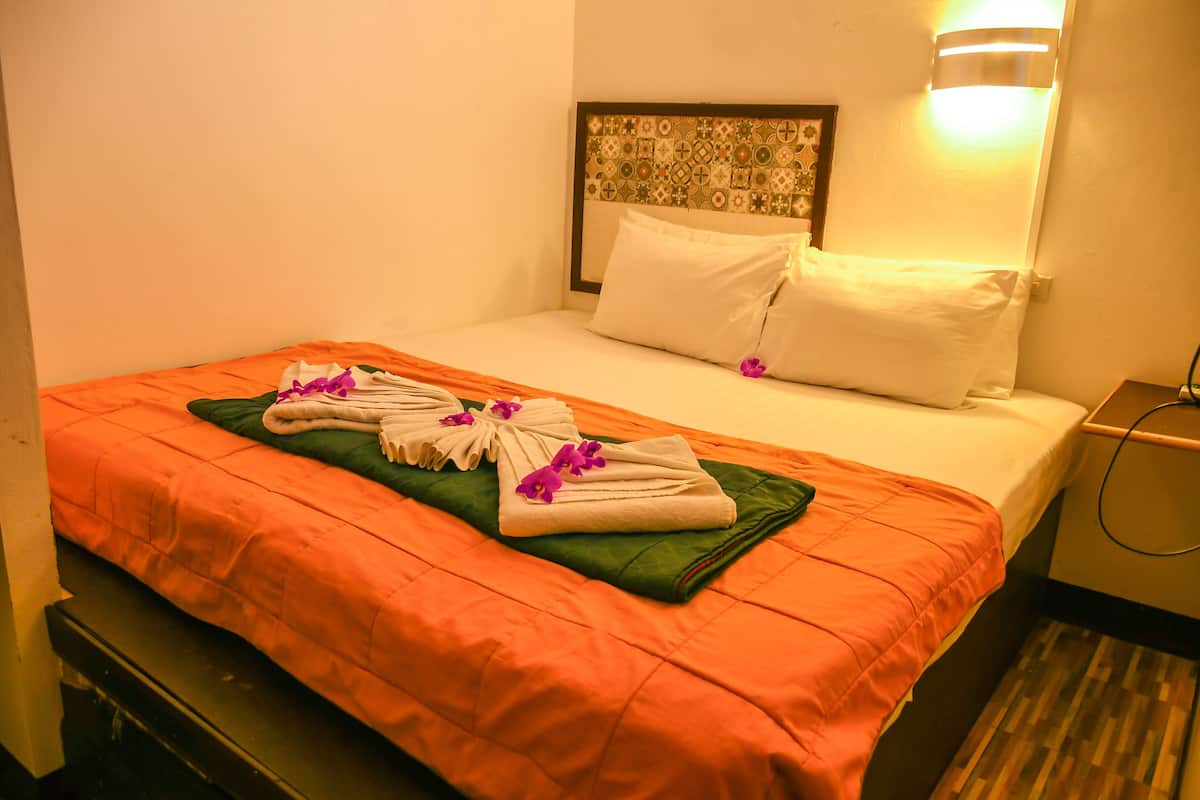Habitación doble | Camas extra, wifi gratis y ropa de cama