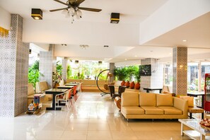 Lobby sitting area - Krabi Heaven (Krabi)