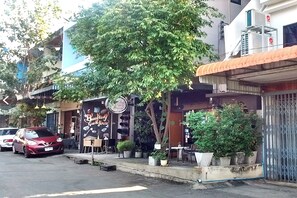 Front of property - Baan Kieng Guest House Lampang (Lampang)