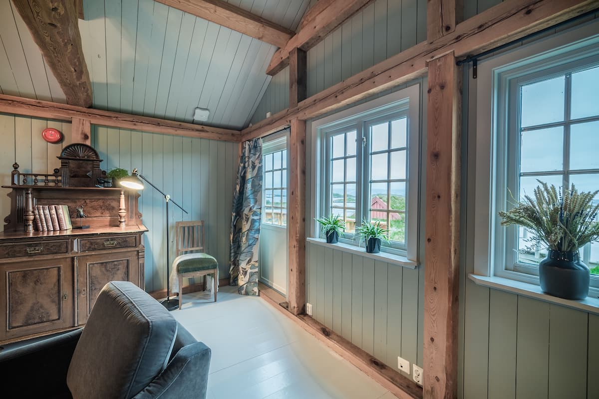 superior suite | living room