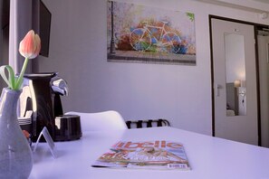 Double Room | Coffee and/or coffee maker
