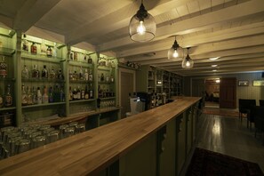 Bar (on property) - Finnøy Bryggehotell - By Classic Norway Hotels (Ålesund)