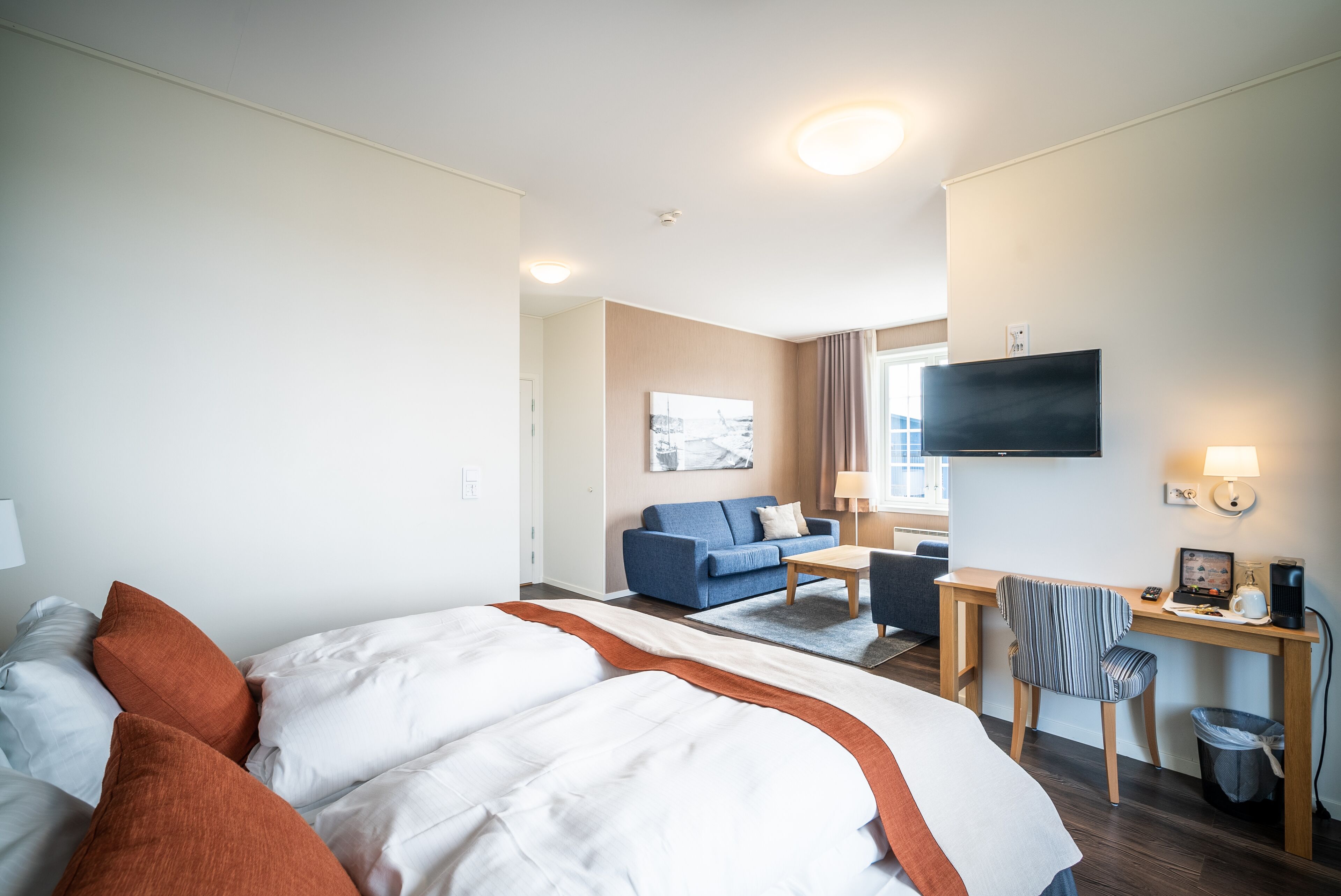 1 bedroom, down duvets, desk, blackout curtains