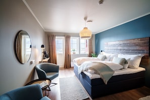 Hotel Room with Seaview | 2 Schlafzimmer, Daunenbettdecken, laptopgeeigneter Arbeitsplatz