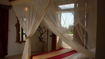 Panoramic House, 2 Bedrooms, Pool Access | In-room safe, desk, free WiFi, bed sheets