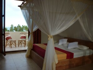 Panoramic House, 2 Bedrooms, Pool Access | In-room safe, desk, free WiFi, bed sheets