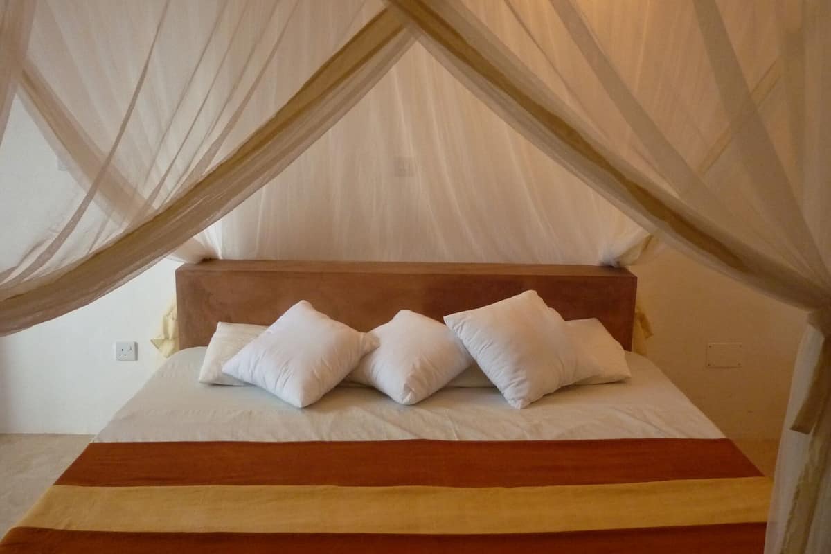 Comfort Apartment, 1 Bedroom, Pool Access | In-room safe, desk, free WiFi, bed sheets