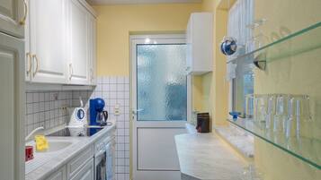 Full-size fridge, stovetop