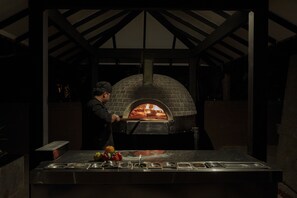 2 间餐厅，国际美食