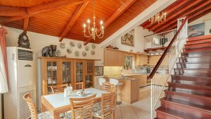 Dining room - Amomos Villa with Swimming Pool (Marathon)