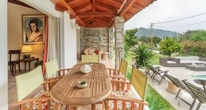 Amomos Villa with Swimming Pool