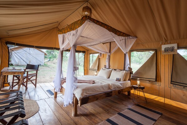Premium bedding, in-room safe, bed sheets - Baobab Tented Camp (Tarangire National Park)