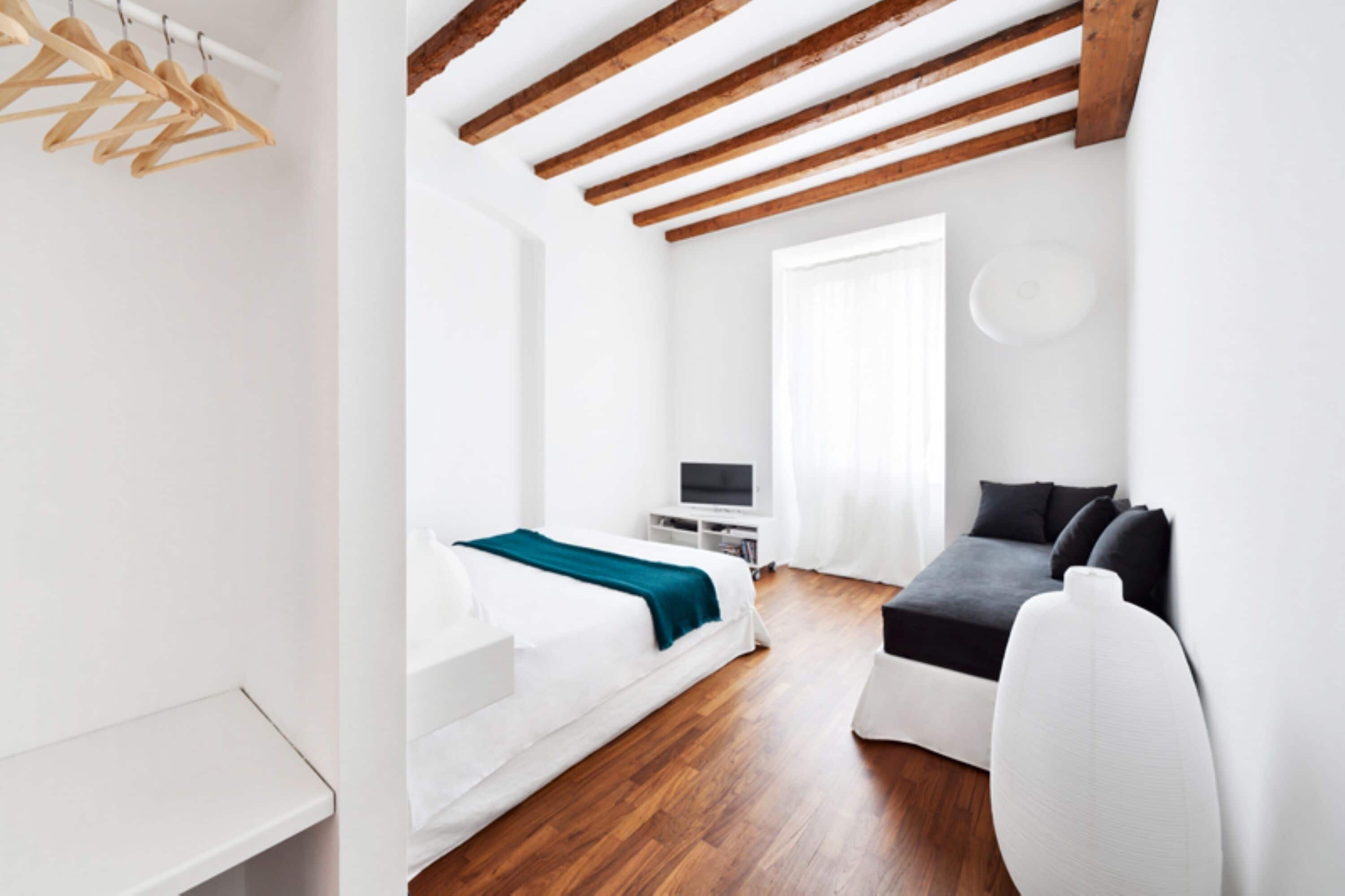 Appartamento con 1 camera da Letto, Via Pontida 4 | Individueel gedecoreerd, individueel gemeubileerd, een bureau