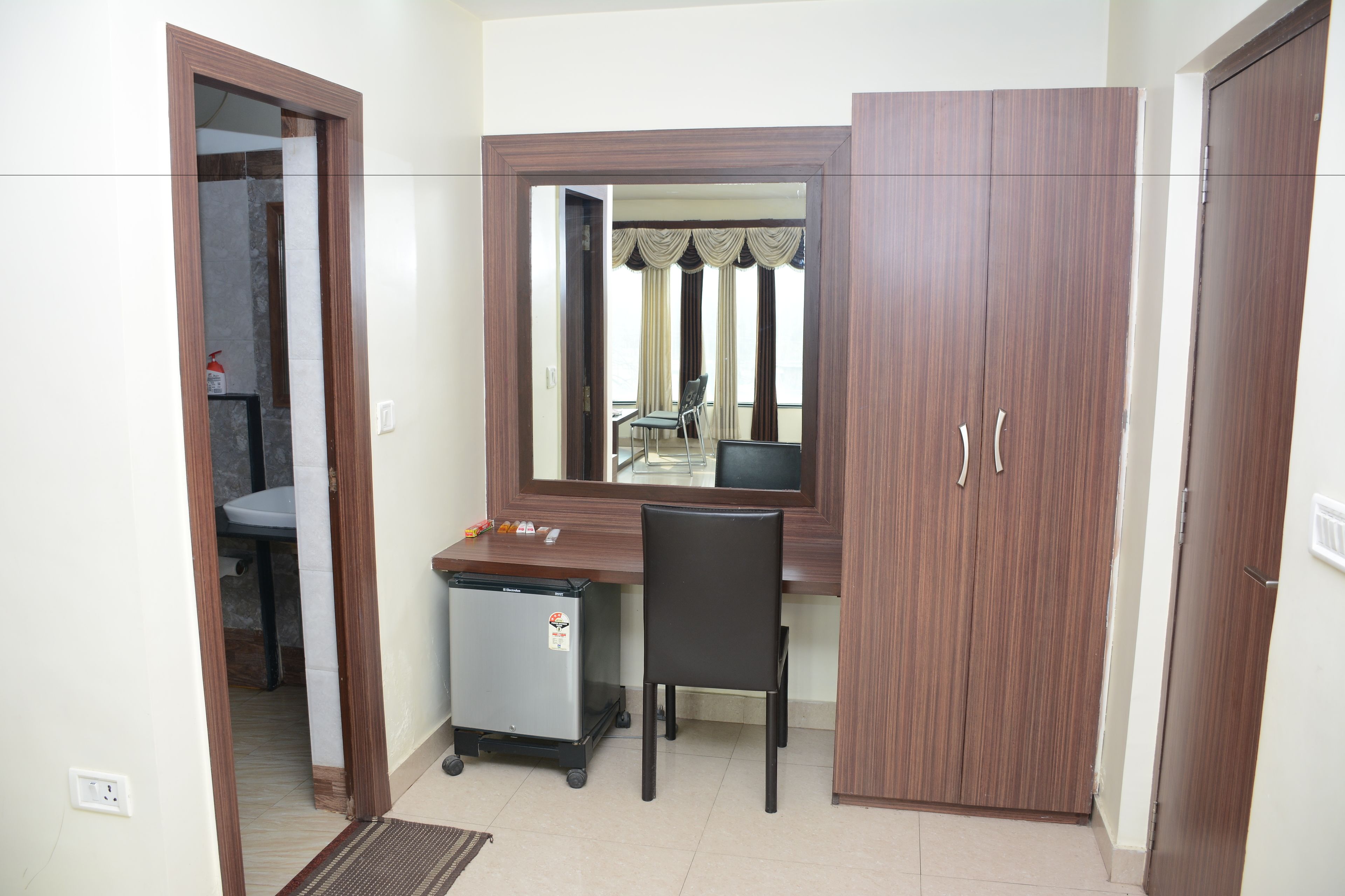 Executive Room, 1 Bedroom, Private Bathroom | Room amenity