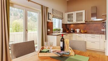 Apartment (Wetterkreuz) | In-room dining