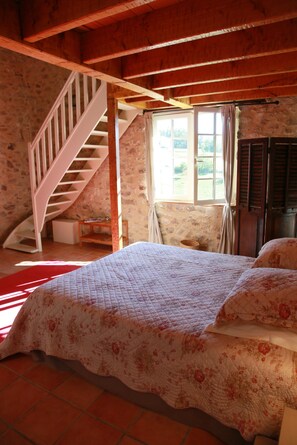 Quarto família, no mezanino (La Farandole) | 6 quartos, ferros/tábuas de passar roupa, Wi-Fi de cortesia