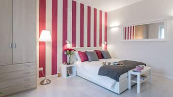 Studio | Individually decorated, individually furnished, desk, iron/ironing board