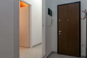 Apartment, 1 Bedroom | 1 bedroom, individually decorated, individually furnished, desk