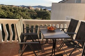 Comfort-Apartment (Mare) | Eigene Küche | Kühlschrank, Mikrowelle, Herdplatte, Wasserkocher mit Kaffee-/Teezubehör