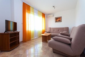 Comfort-Apartment (Sol) | Eigene Küche | Kühlschrank, Mikrowelle, Herdplatte, Wasserkocher mit Kaffee-/Teezubehör