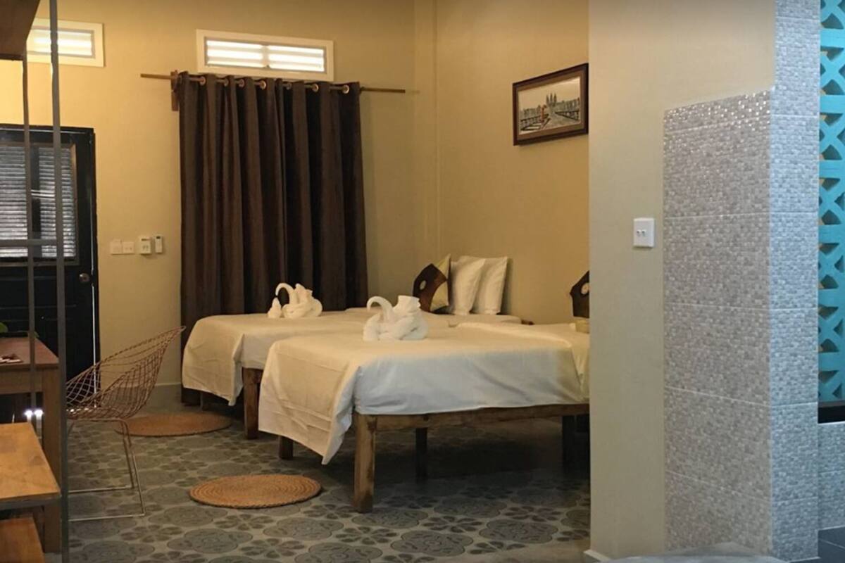 Minibar, in-room safe, desk, free WiFi