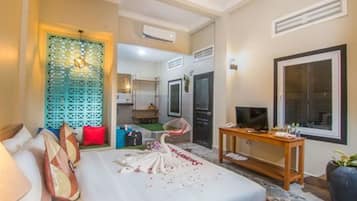 Minibar, caja fuerte, escritorio y wifi gratis