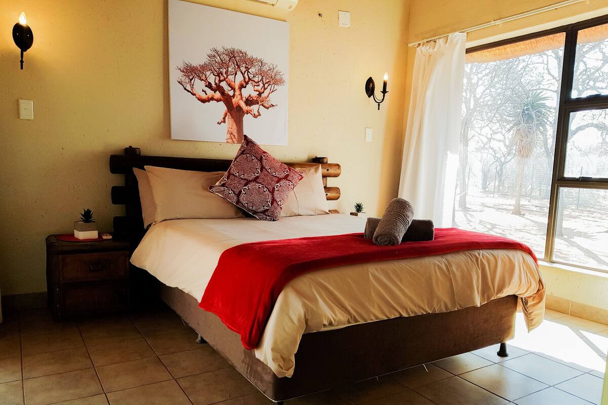 Basic Chalet, 2 Bedrooms, Non Smoking, Garden View | 2 bedrooms, iron/ironing board, free WiFi, bed sheets