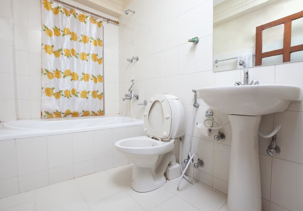 Baño | Ducha, artículos de higiene personal gratuitos y toallas