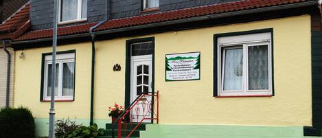 Overnatningsstedets indgangsparti