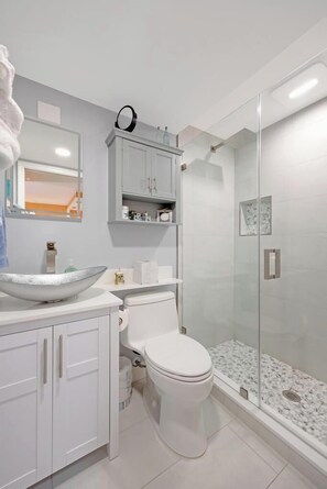 Shower, towels