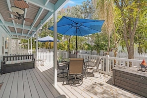 Outdoor dining - ISLAND TIME at The Truman Annex in Key West (Key West)